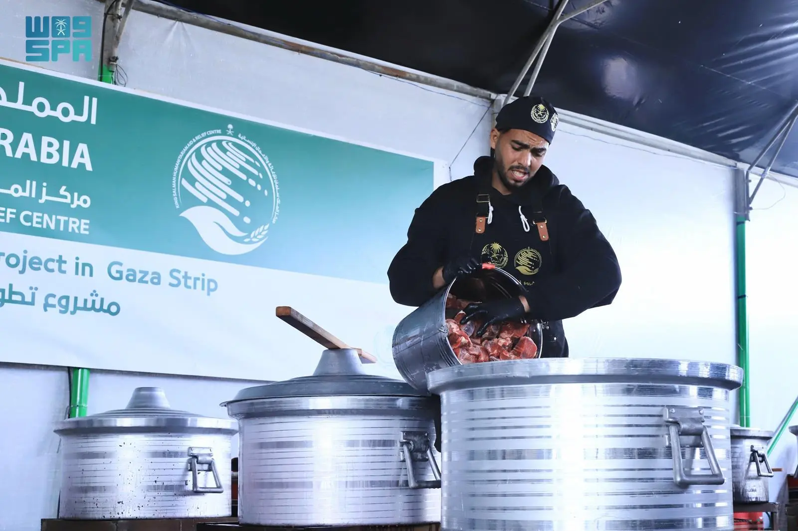 غزة: مركز الملك سلمان يدشن مطبخاً مركزياً لإنتاج 3.6 مليون وجبة